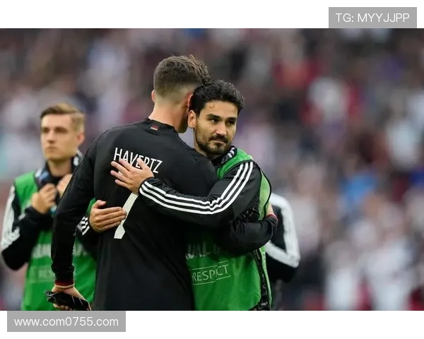 京多安引领球队新篇章展现领袖风范与战术智慧助力球队争冠之路