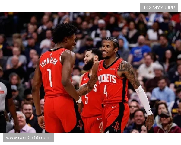 火箭队与尼克斯中央的激烈对决展现篮球魅力与团队精神的巅峰较量