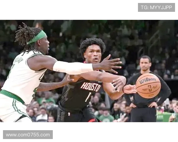 热火与湖人激战回顾：历史交锋中的精彩瞬间与战术较量分析