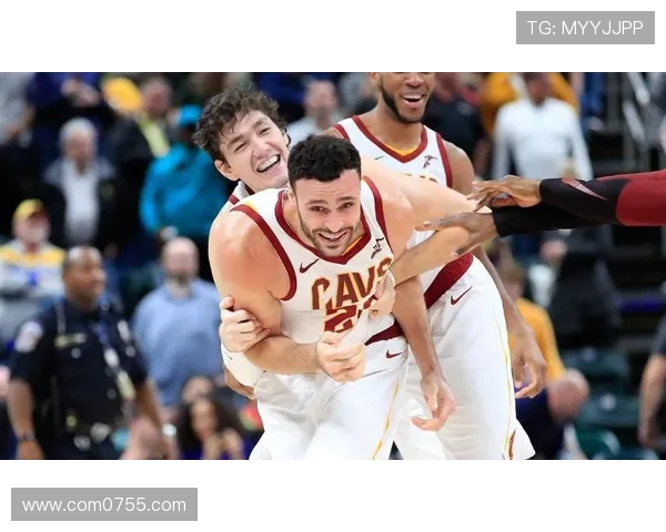 骑士与尼克斯对决前瞻分析双方阵容状态及战术策略探讨