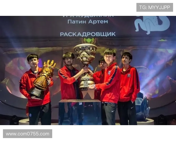 DOTA2热议焦点FPX战队意识争议引发玩家热烈讨论与反思